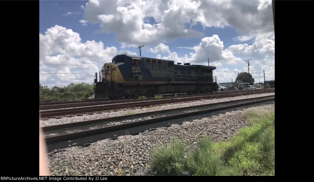 CSX 400 in CSX Mulberry Terminal